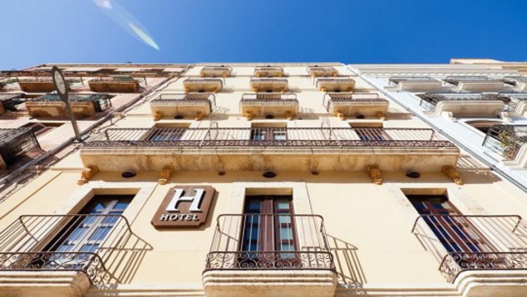 Placa De La Font Tarragona Exterior photo